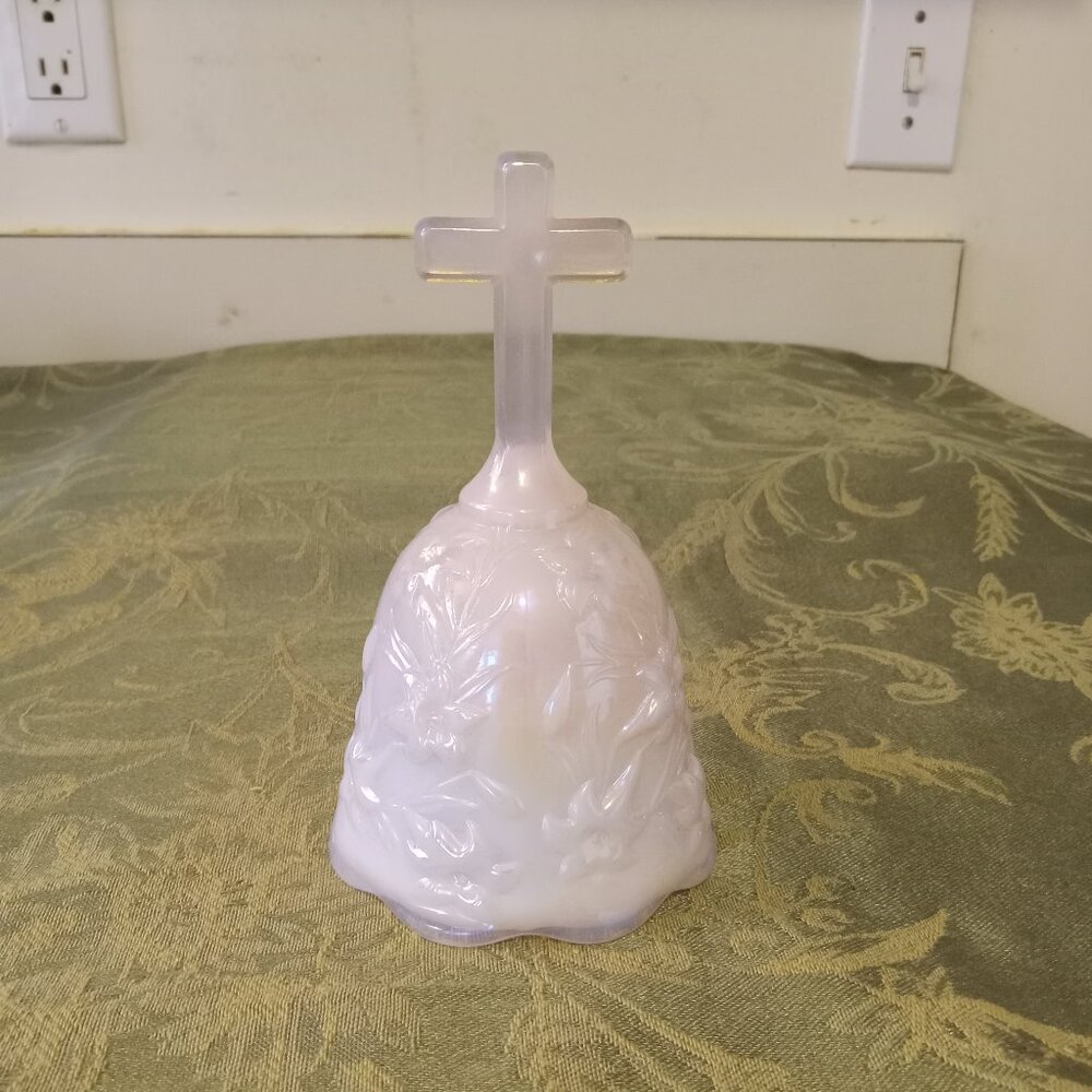 Fenton Frost Pink Cross Bell